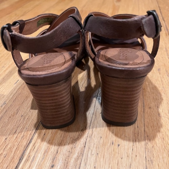 Bussola NWOT Women 3” Heel Brown Open Tow Sandals - Size 38 - Picture 12 of 15